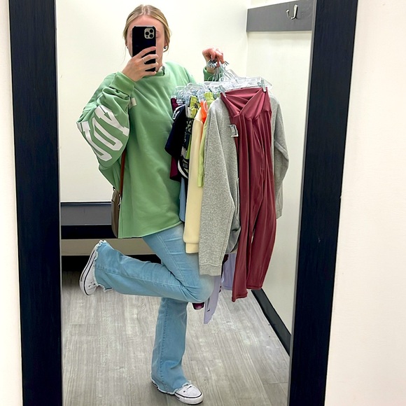 About Emma: The Little Blonde Bee - Picture 2 of 7